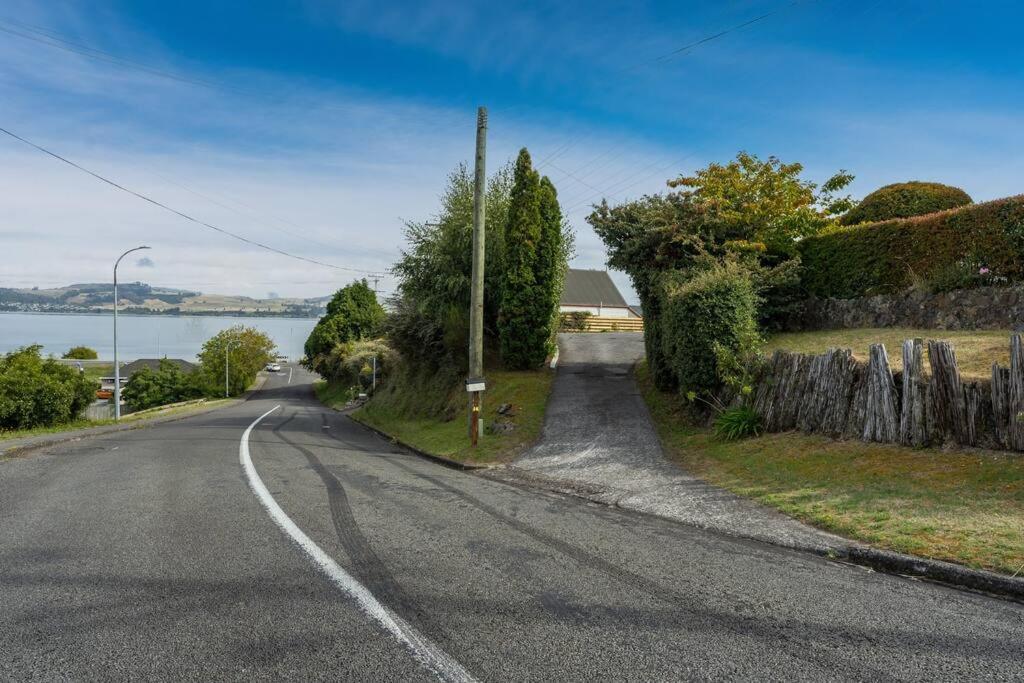 Villa Charming Hideaway Lago Lago Taupo Exterior foto